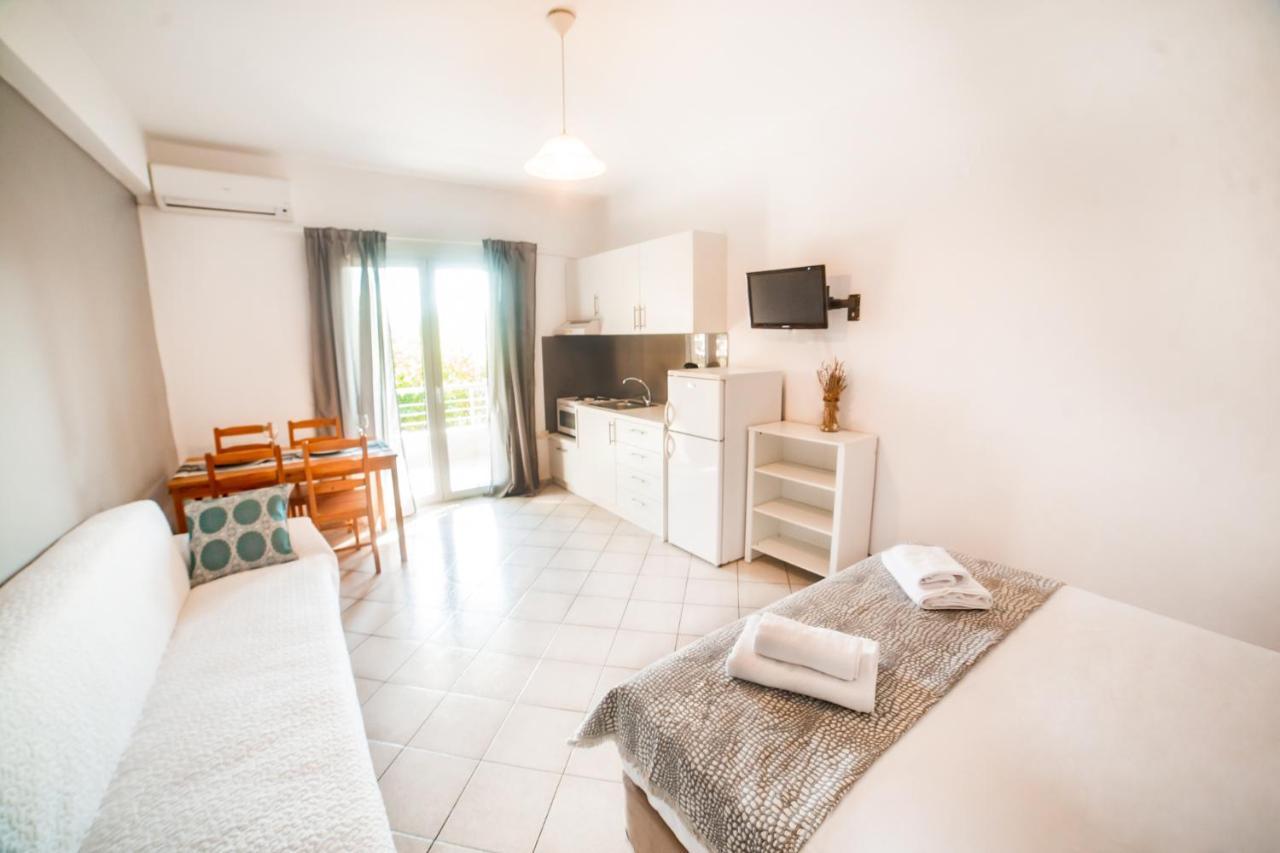 Filia Rooms & Apartments Агии Апостоли Екстериор снимка