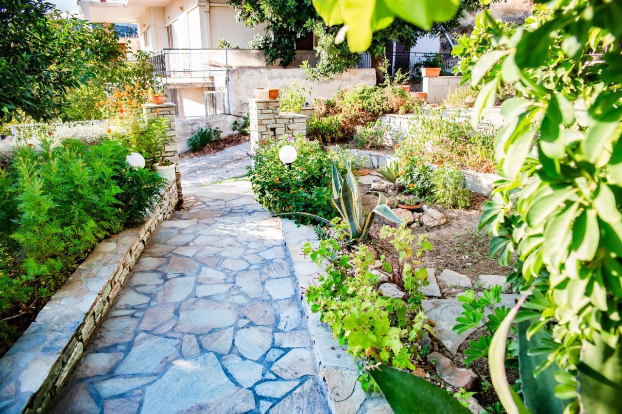Filia Rooms & Apartments Агии Апостоли Екстериор снимка