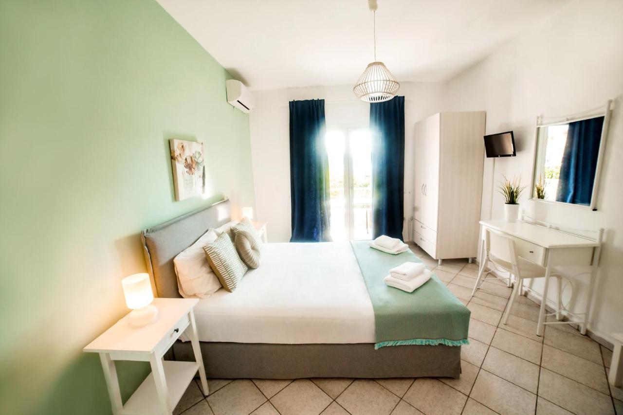 Filia Rooms & Apartments Агии Апостоли Екстериор снимка